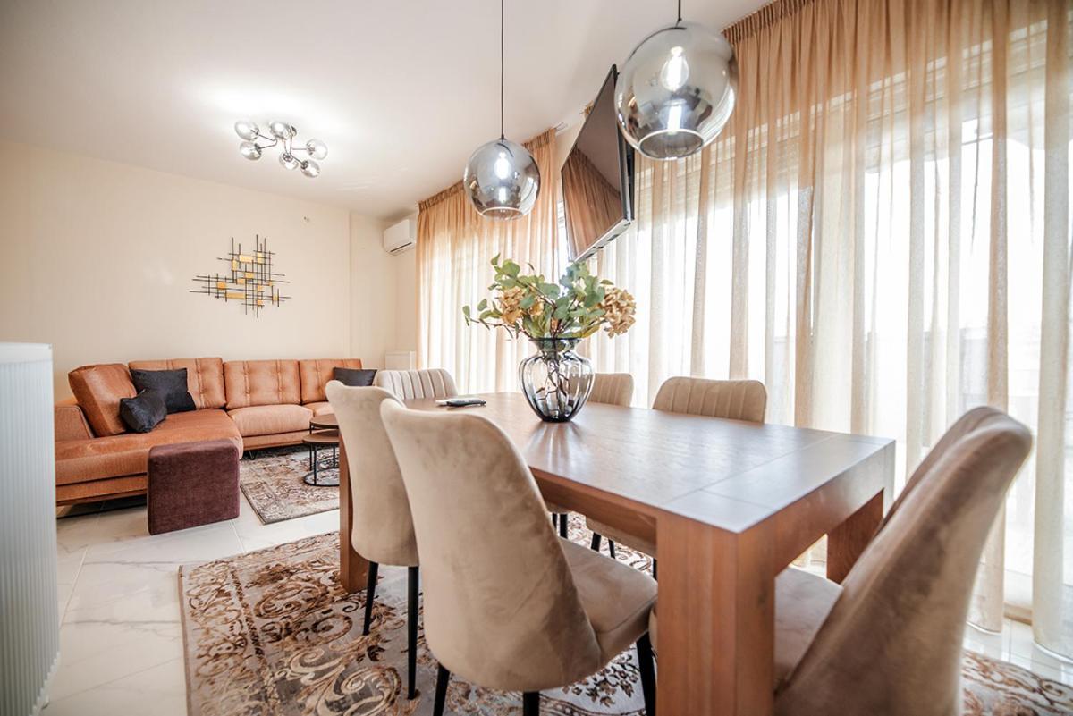 Central Luxury Apartment テッサロニキ エクステリア 写真