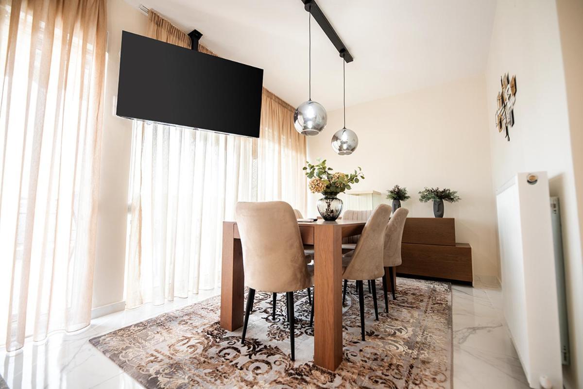 Central Luxury Apartment テッサロニキ エクステリア 写真