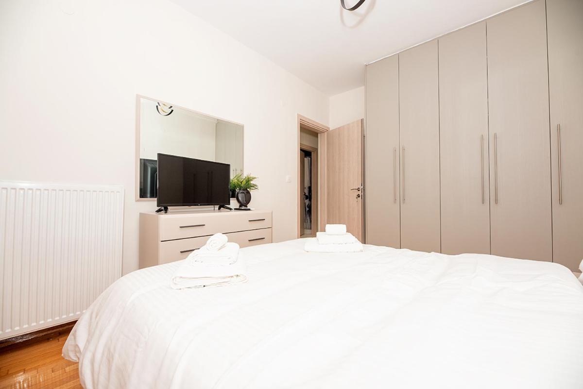 Central Luxury Apartment テッサロニキ エクステリア 写真