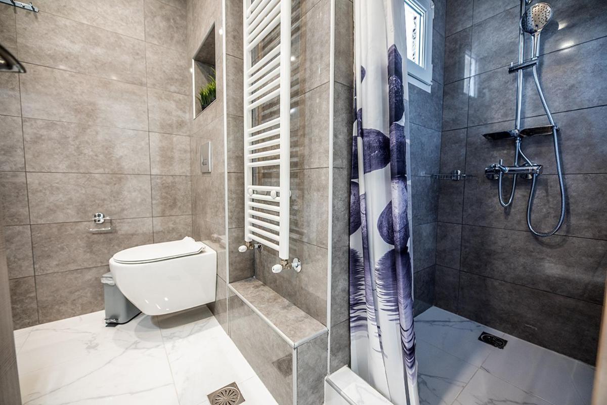 Central Luxury Apartment テッサロニキ エクステリア 写真